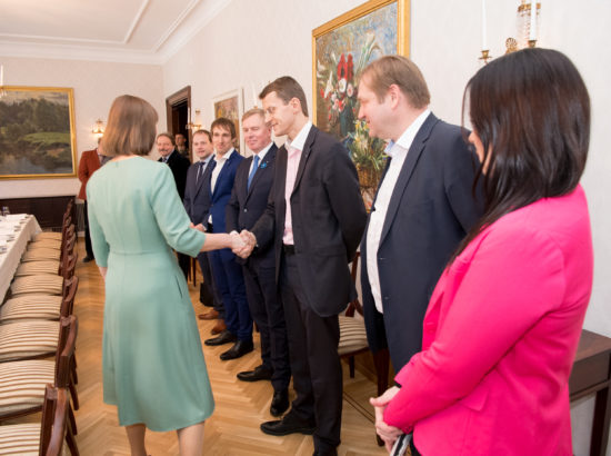 Põhiseaduskomisjon kohtus Eesti Vabariigi Presidendi Kersti Kaljulaidiga